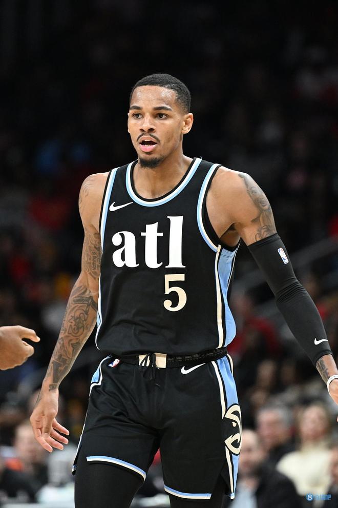 的中场核心 的中场核心