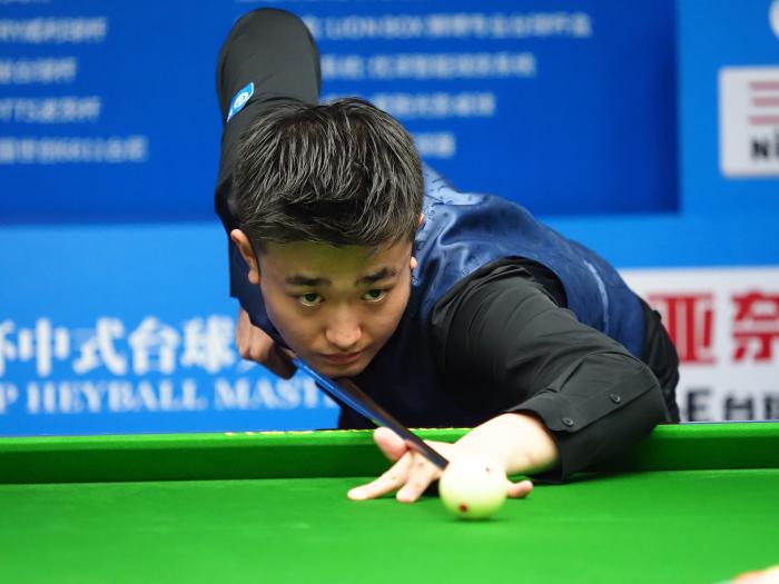 以其卓越的 以其卓越的