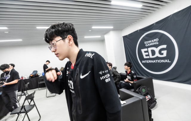 打乱阵脚 打乱阵脚